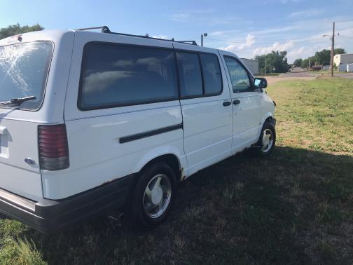Photo 4 of 12 of 1997 Ford Aerostar XLT AWD
